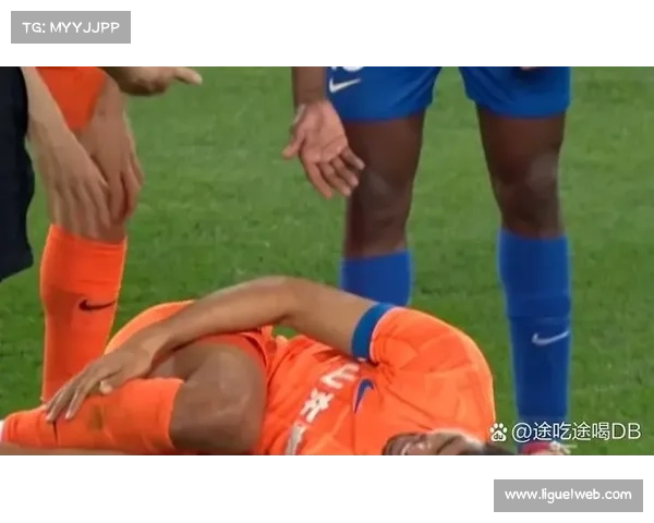 意甲联赛判罚尺度惹争议球迷质疑裁判标准不统一引发热议 意甲联赛判罚尺度惹争议球迷质疑裁判标准不统一引发热议