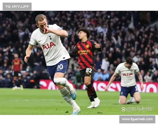 弗兰克谈红牌改判：不理解西蒙斯为何被罚下，罗梅罗动作不至于再吃黄牌