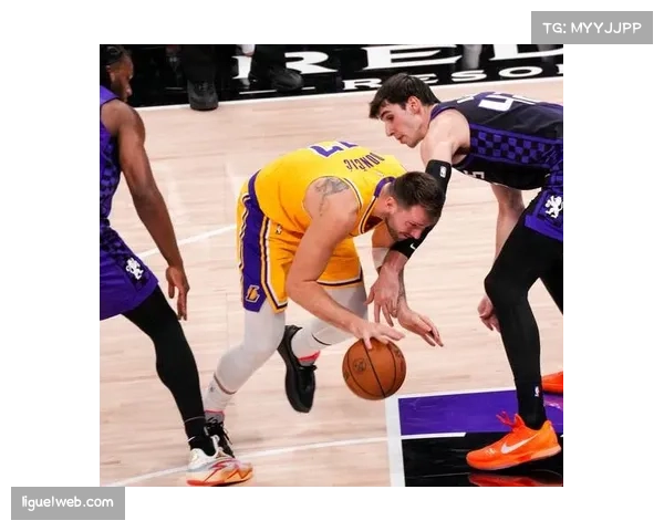 湖人魔术比赛,篮球代际传承研究路径与新生代球星成长环境优化