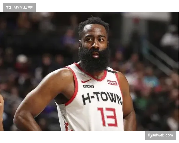 述评:回顾火箭队重建历程,其“无限换防+快速三分”的年轻化风格